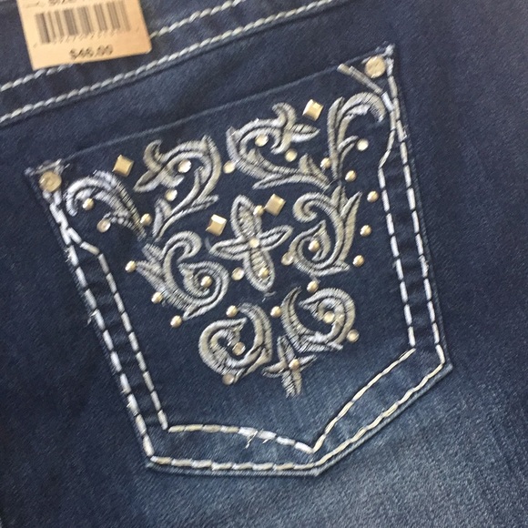 NWT Women’s Earl Jean shorts - Picture 5 of 6